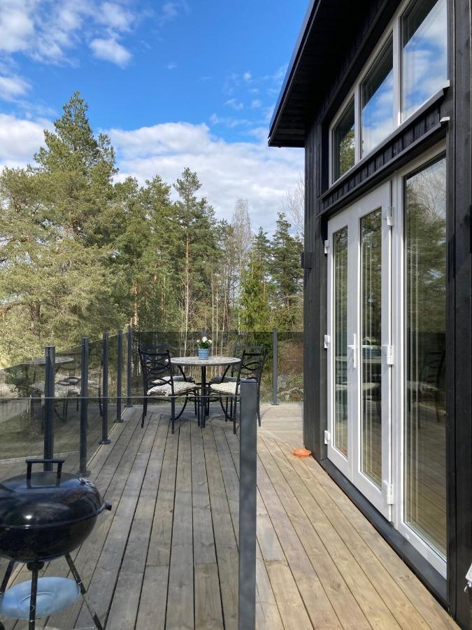 Cabin In The Woods, Close To Lake Maelaren Eskilstuna Exterior foto